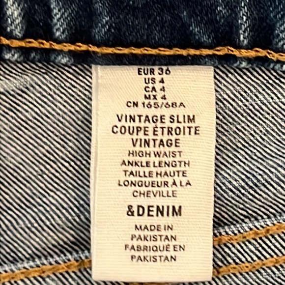 &DENIM High Rise Straight Jean - Picture 9 of 10